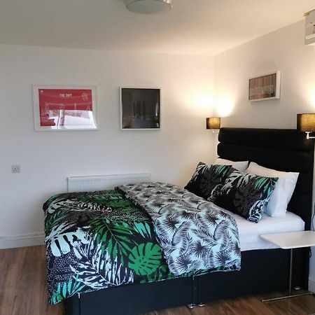 Stylish Studio Bungalow, Close To Cardiff Centre Exterior foto