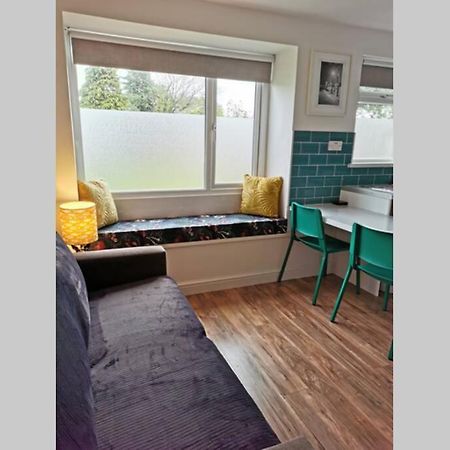 Stylish Studio Bungalow, Close To Cardiff Centre Exterior foto