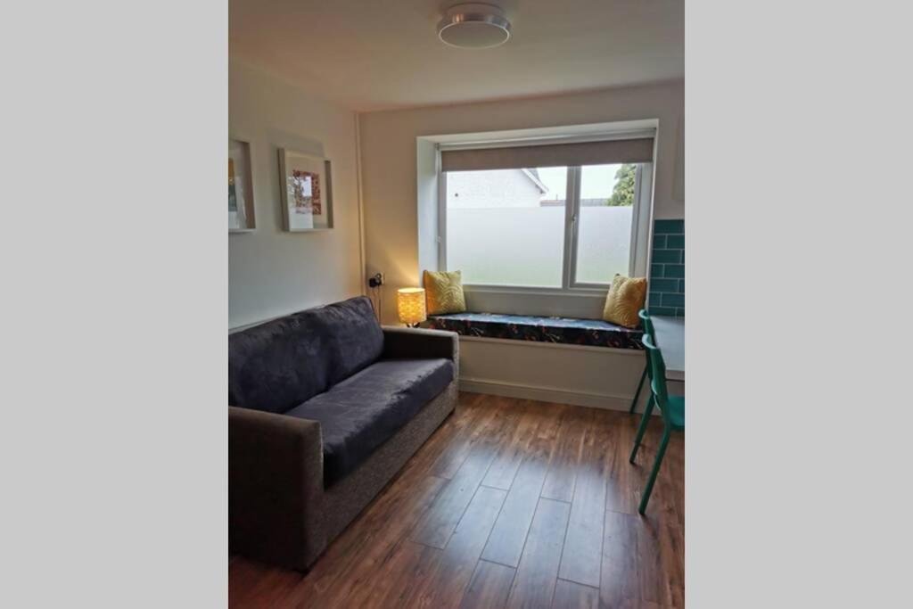 Stylish Studio Bungalow, Close To Cardiff Centre Exterior foto